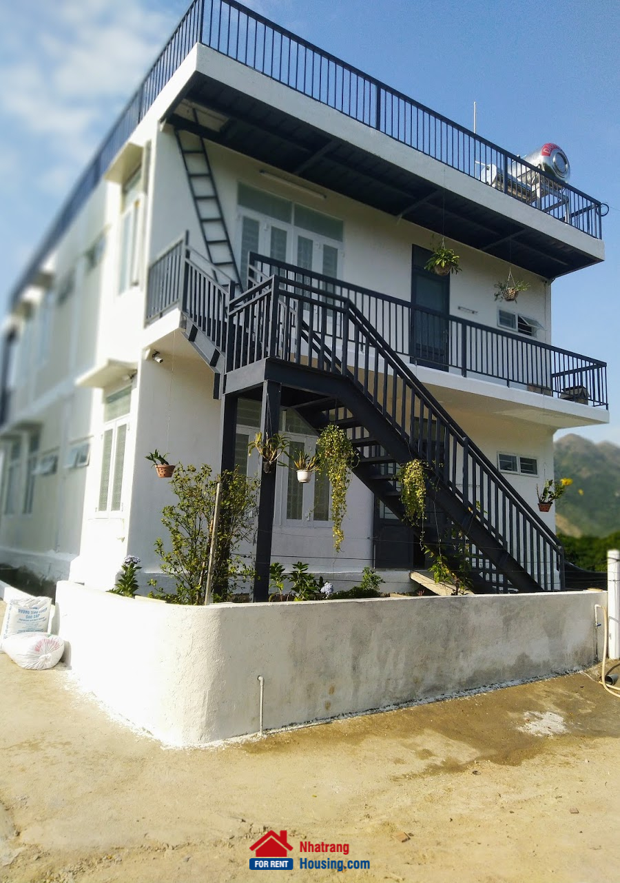 Villa for rent, overlooking the sea, On Co Tien mountain, Vinh Hoa, Nha Trang city