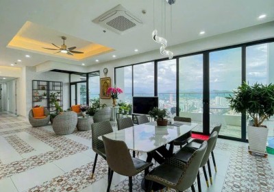 Hud Building Penthouse apartment for rent | 4 bedrooms | 40 million