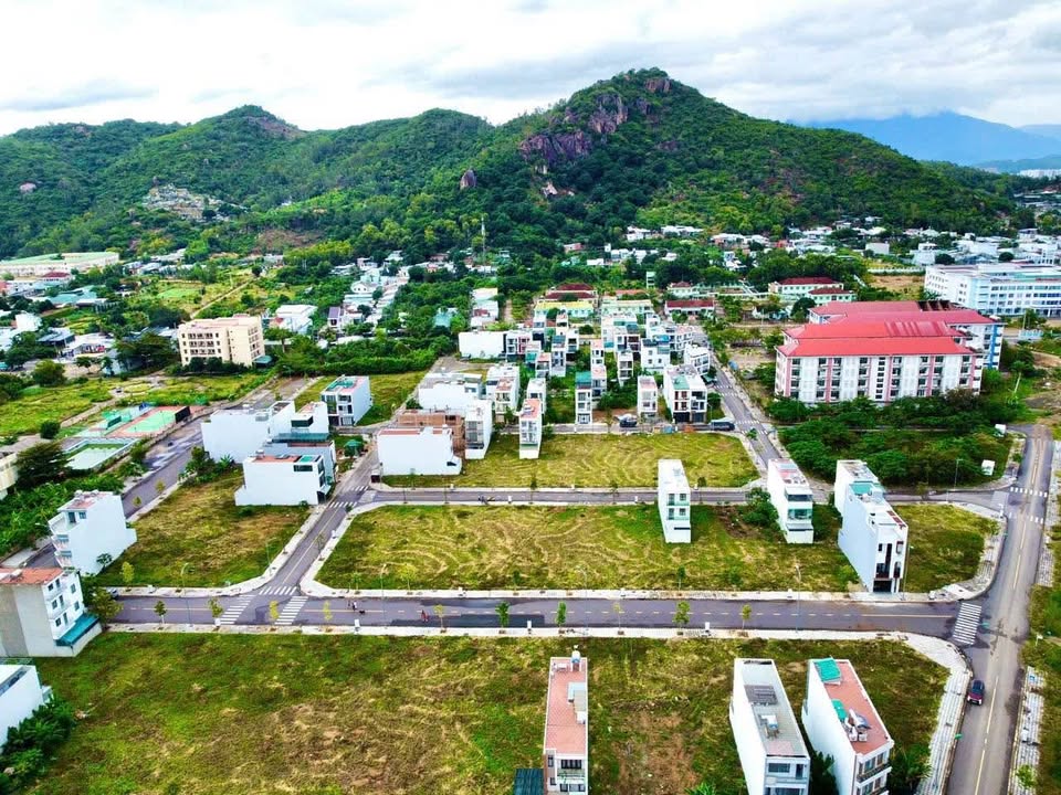 Bán lô đất LK6 Khu đô thị Nam Vĩnh Hải, Nha Trang