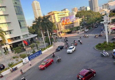 Bán Nhà Phố Mặt Tiền Vòng Xoay Quang Trung – Yersin, Nha Trang, Giá 21,5 Tỷ