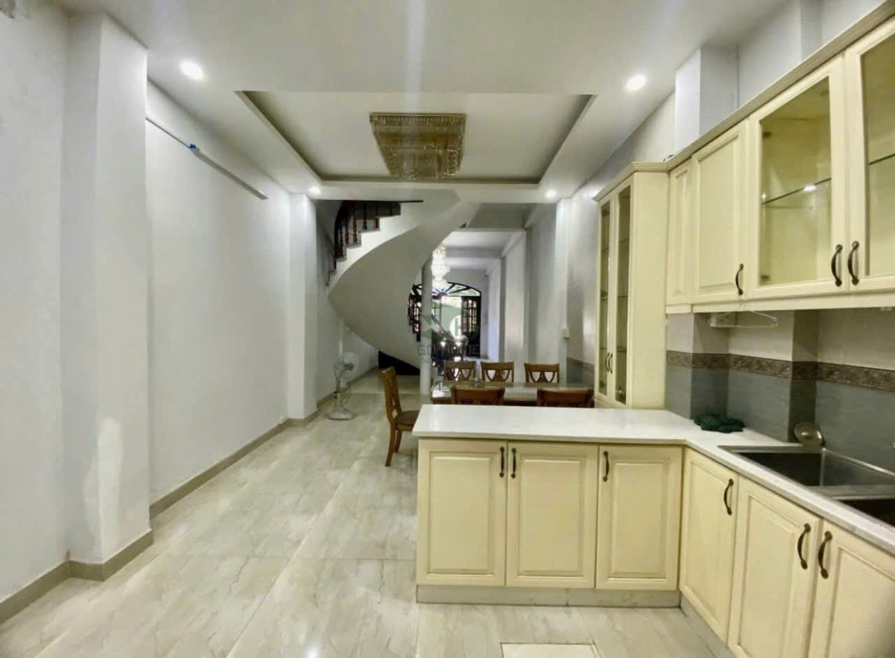 Beautiful house for rent in the north of Nha Trang- Hòn Chồng