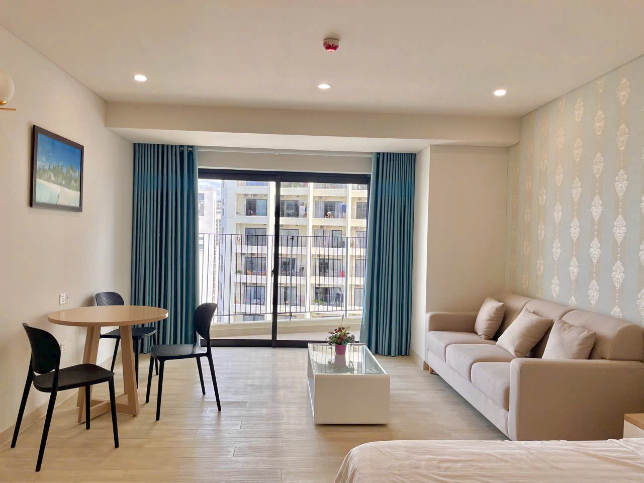 Gold Coast apartment for rent | Studio | High floor