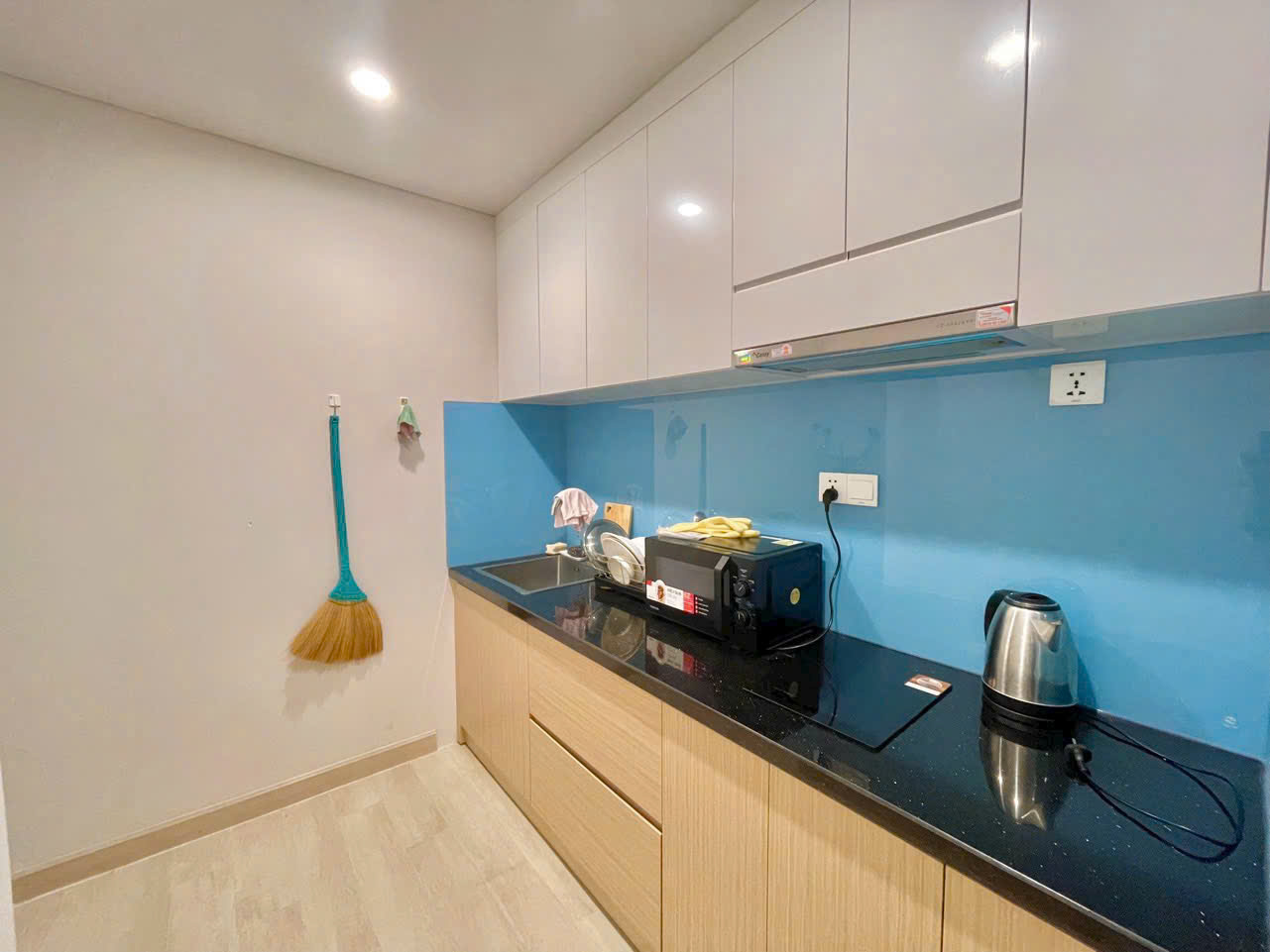 Gold Coast apartment for rent | Studio | High floor