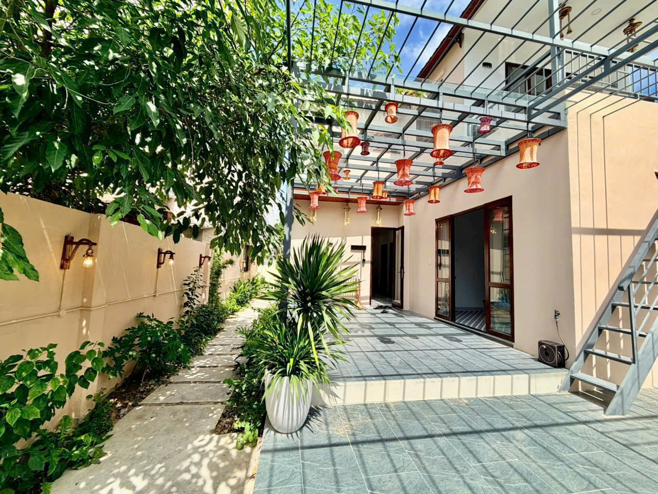Beautiful house with spacious garden for rent | North Nha Trang