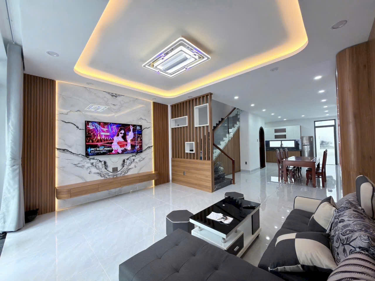 HOUSE FOR RENT IN NHA TRANG CENTER | NEAR THE BEACH