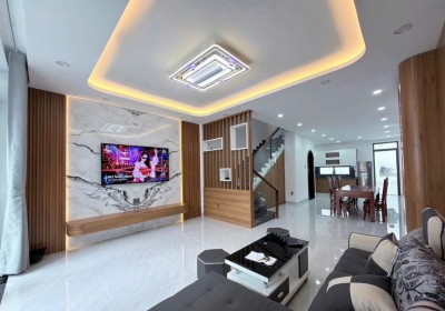 HOUSE FOR RENT IN NHA TRANG CENTER | NEAR THE BEACH