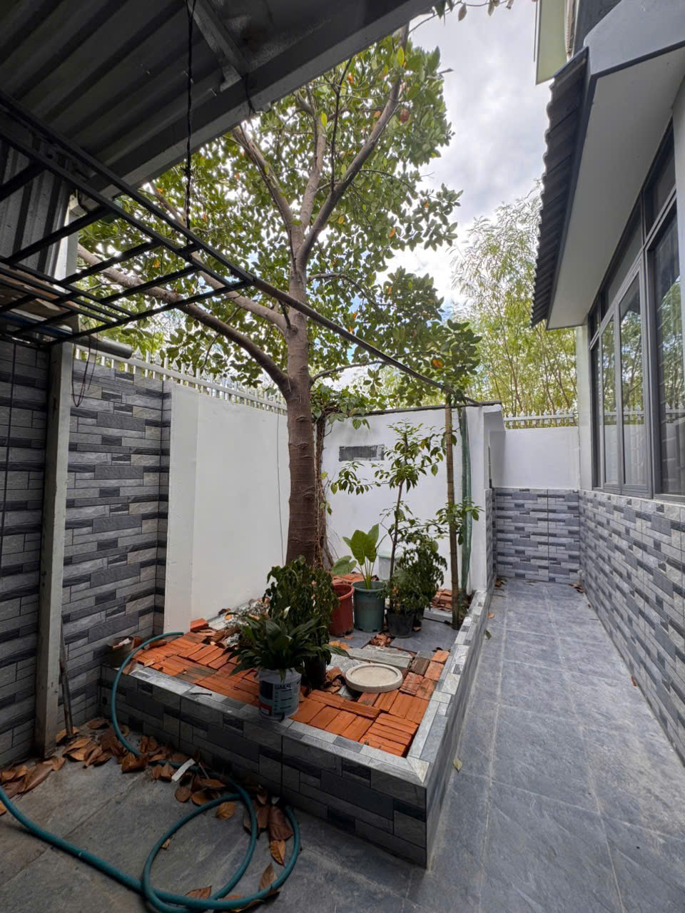 CORNER VILLA FOR RENT – AN BINH TAN URBAN AREA, SOUTH NHA TRANG