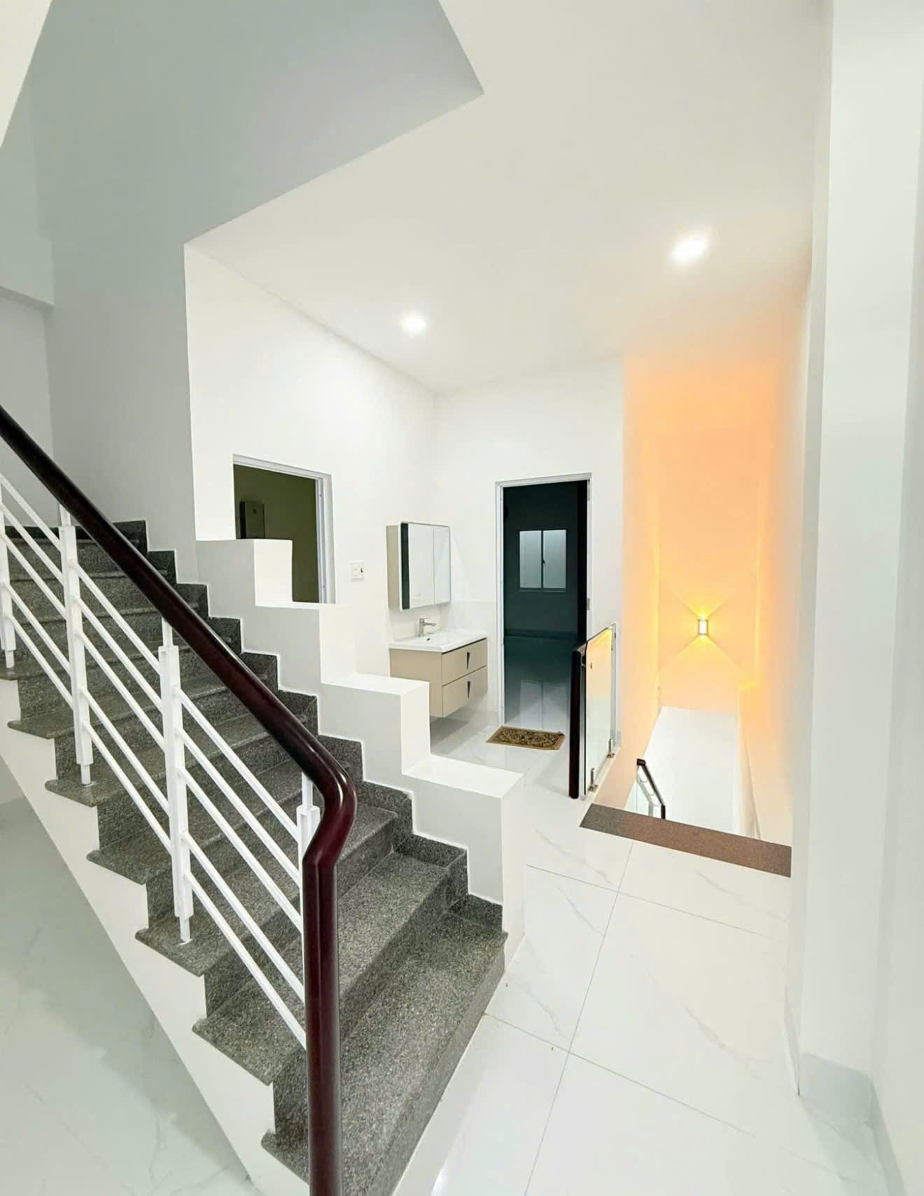 HOUSE FOR  RENT IN NHA TRANG