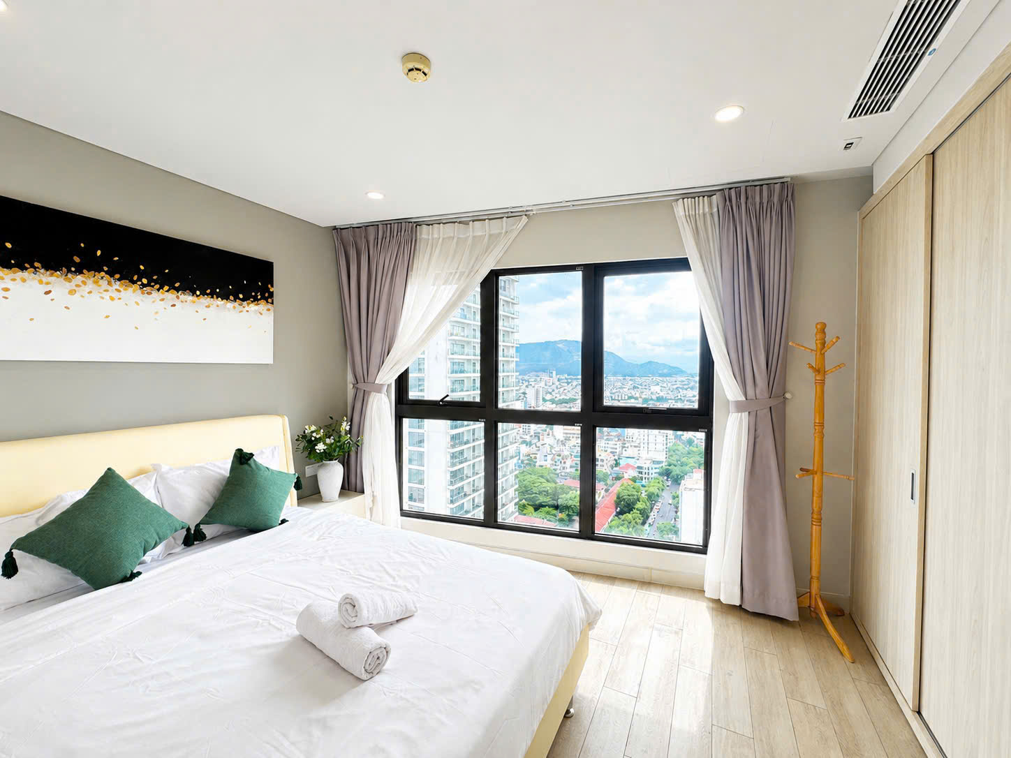 APARTMENT TWO BEDROOMS FOR RENT IN GOLD COAST | NHA TRANG CENTER