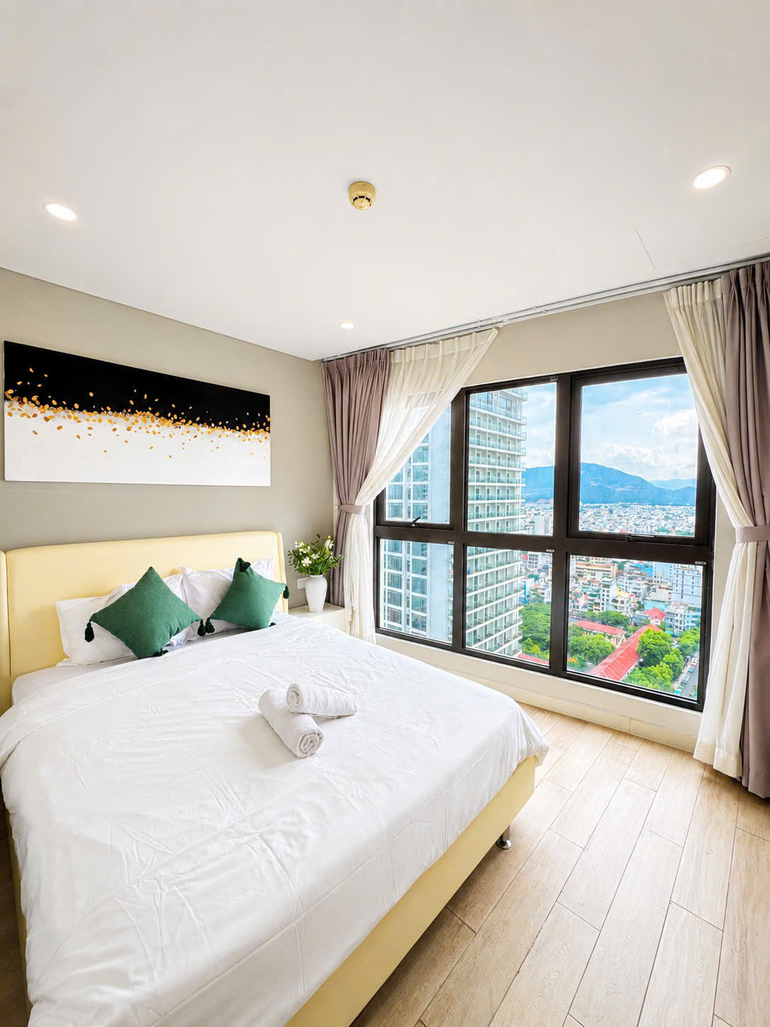 APARTMENT TWO BEDROOMS FOR RENT IN GOLD COAST | NHA TRANG CENTER