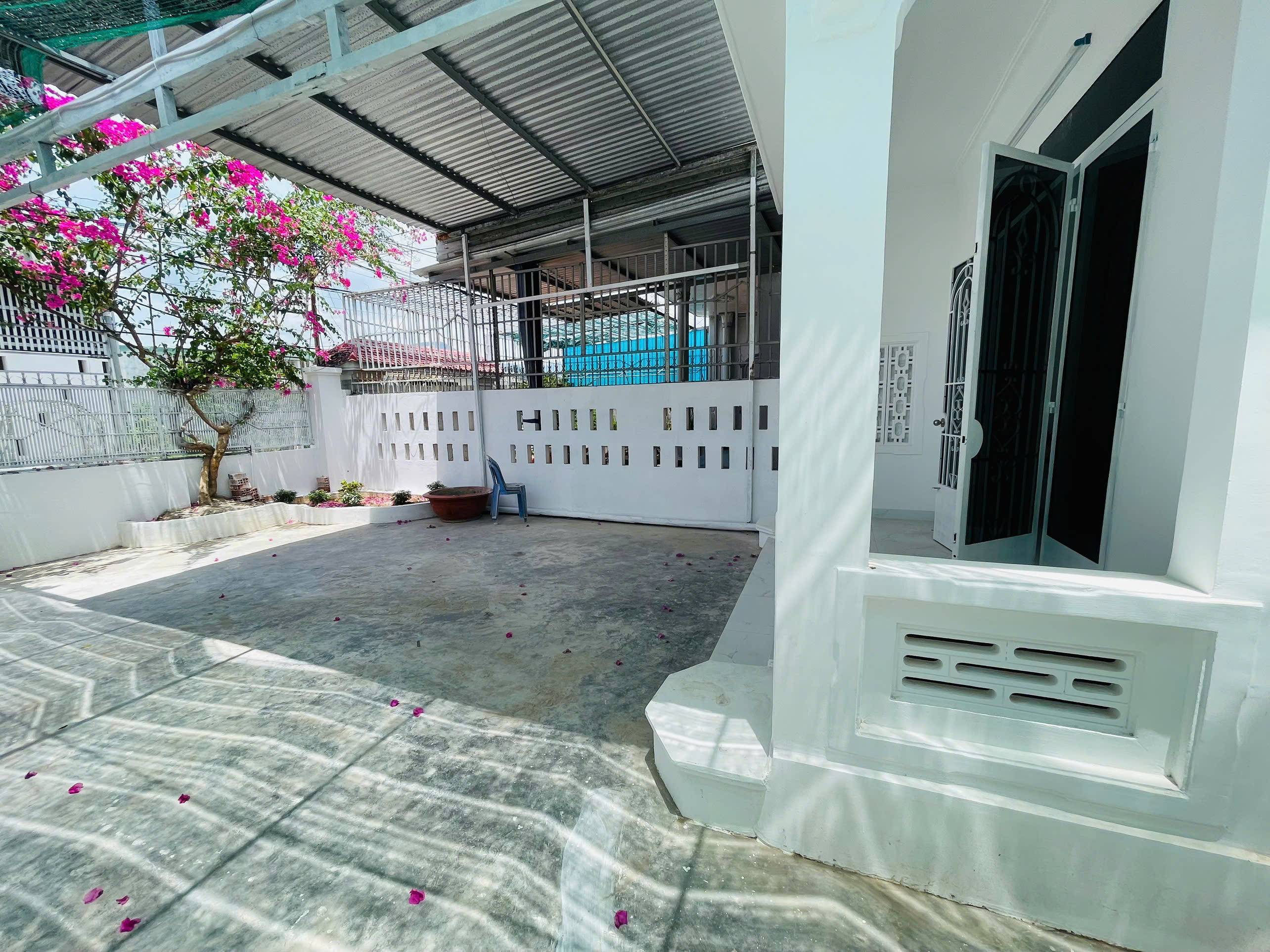 BEAUTIFUL HOUSE FOR RENT IN NORTH NHA TRANG