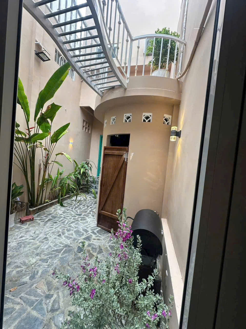 BEAUTIFUL VINTAGE-STYLE HOUSE FOR RENT IN NHA TRANG CENTER