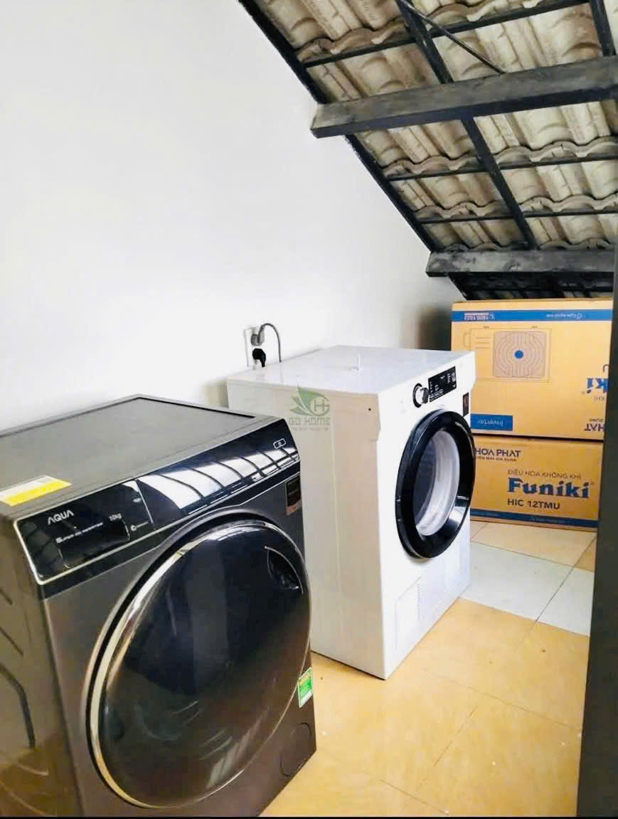HOUSE WITH 3-STORY SPACIOUS FOR RENT NEAR THE BEACH IN VINH HAI NORTH NHA TRANG