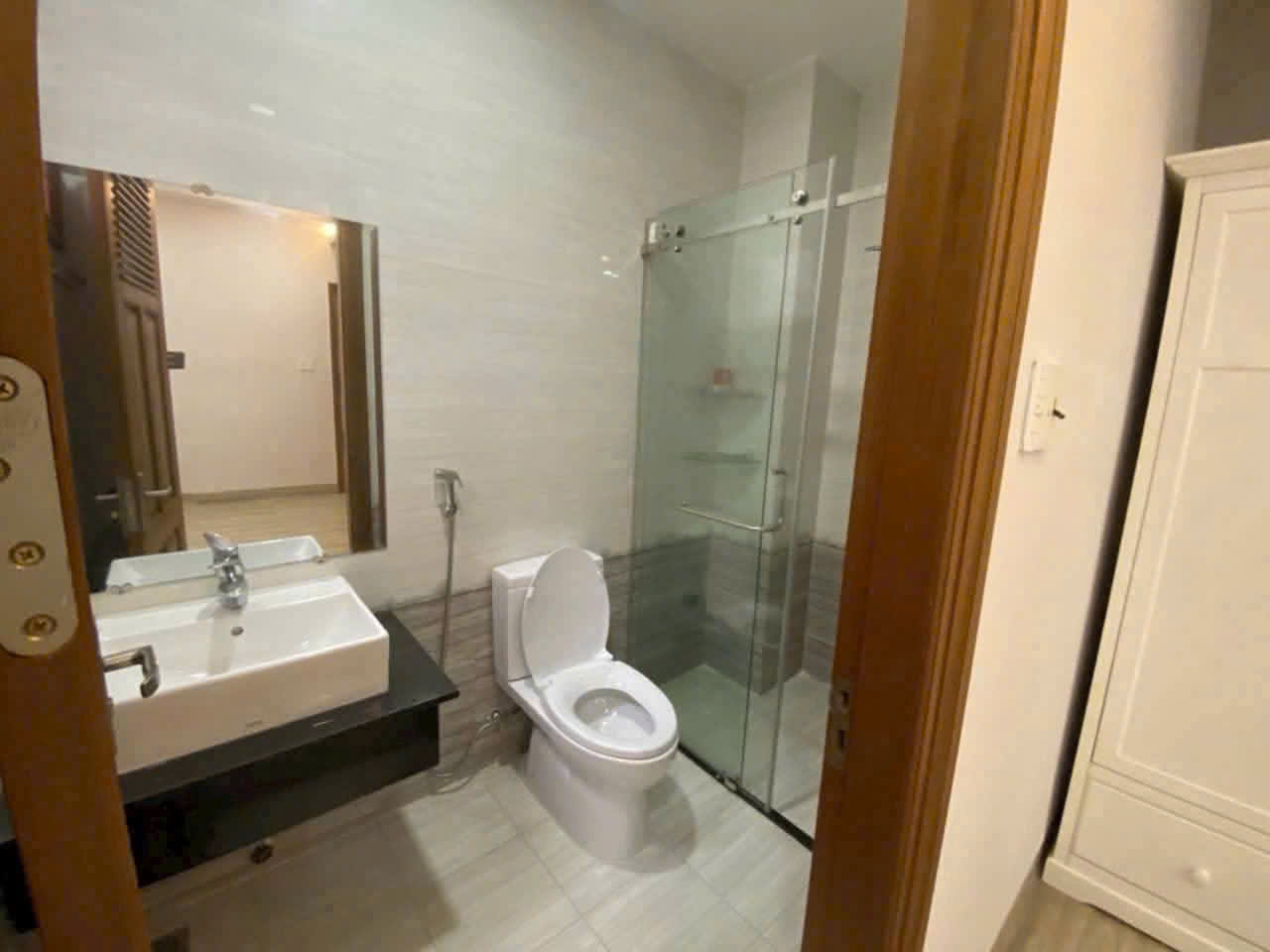 SPACIOUS 3-STORY APARTMENT STYLE HOUSE FOR RENT IN NORTH NHA TRANG