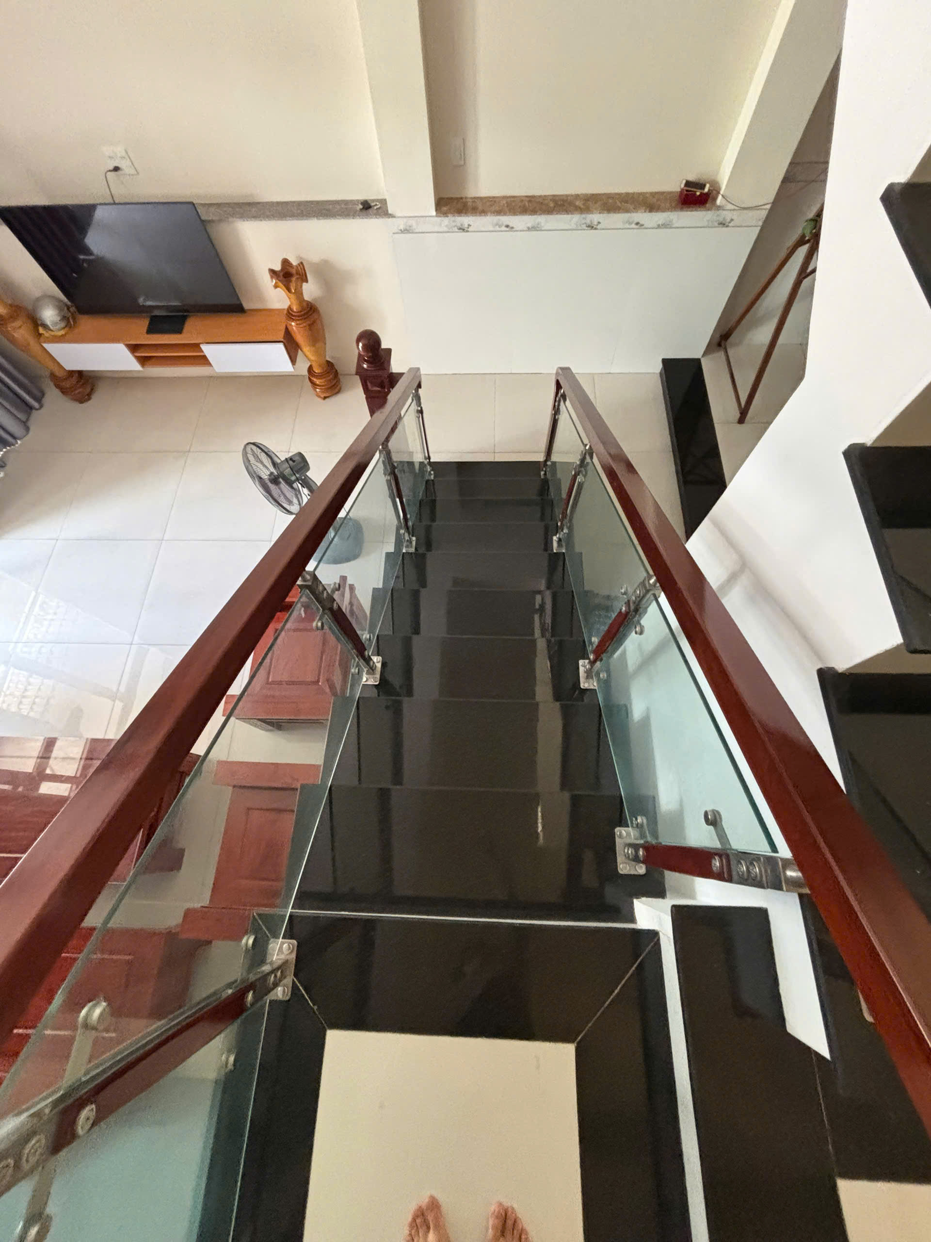 MORDEN 2-STORY HOUSE WITH ROOFTOP TERRACE FOR RENT IN NORTH NHA TRANG