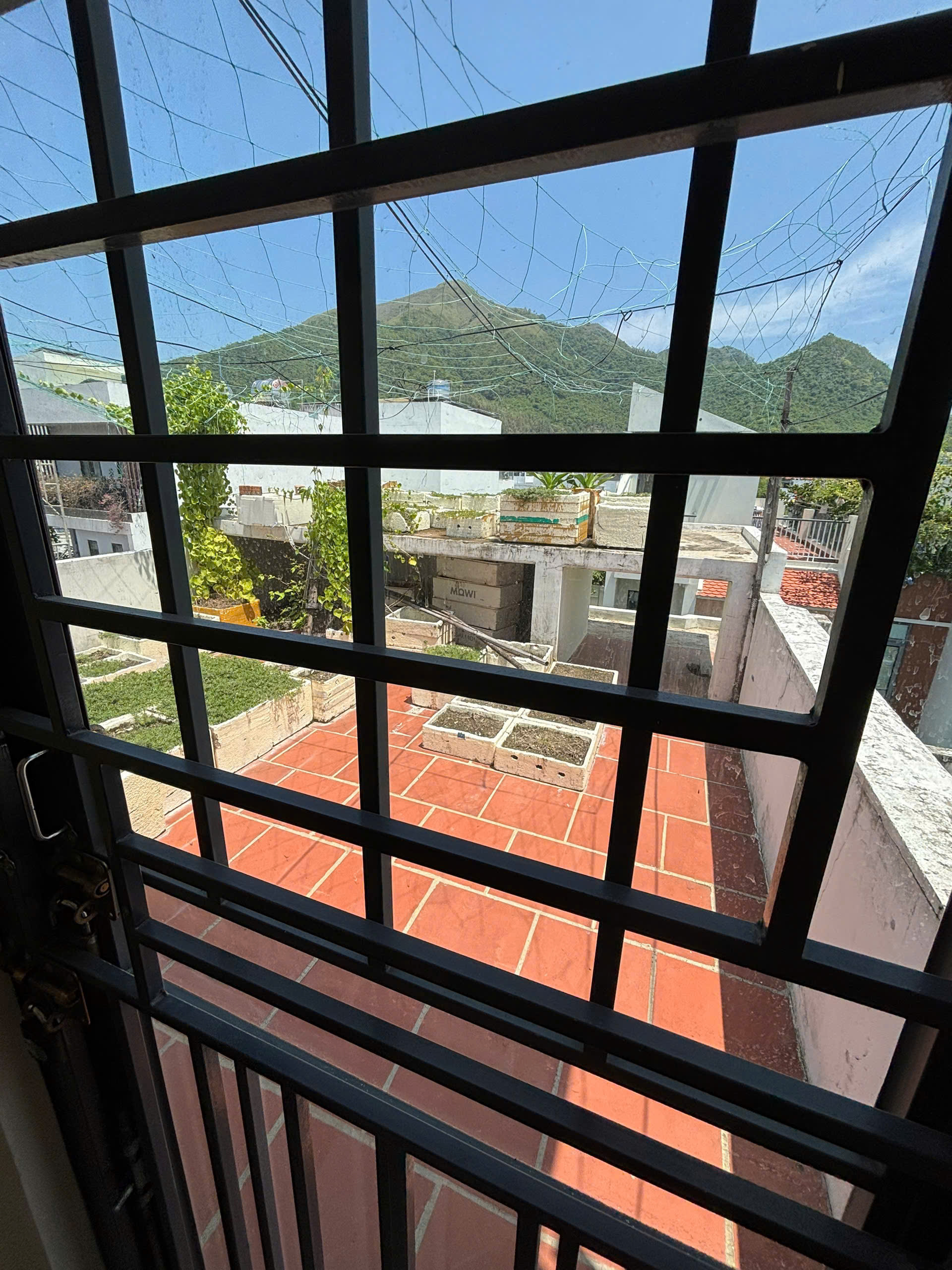 MORDEN 2-STORY HOUSE WITH ROOFTOP TERRACE FOR RENT IN NORTH NHA TRANG