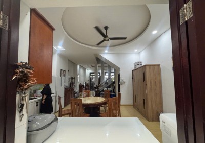 SPACIOUS HOUSE FOR RENT NEAR BA LANG BEACH NORTH NHA TRANG