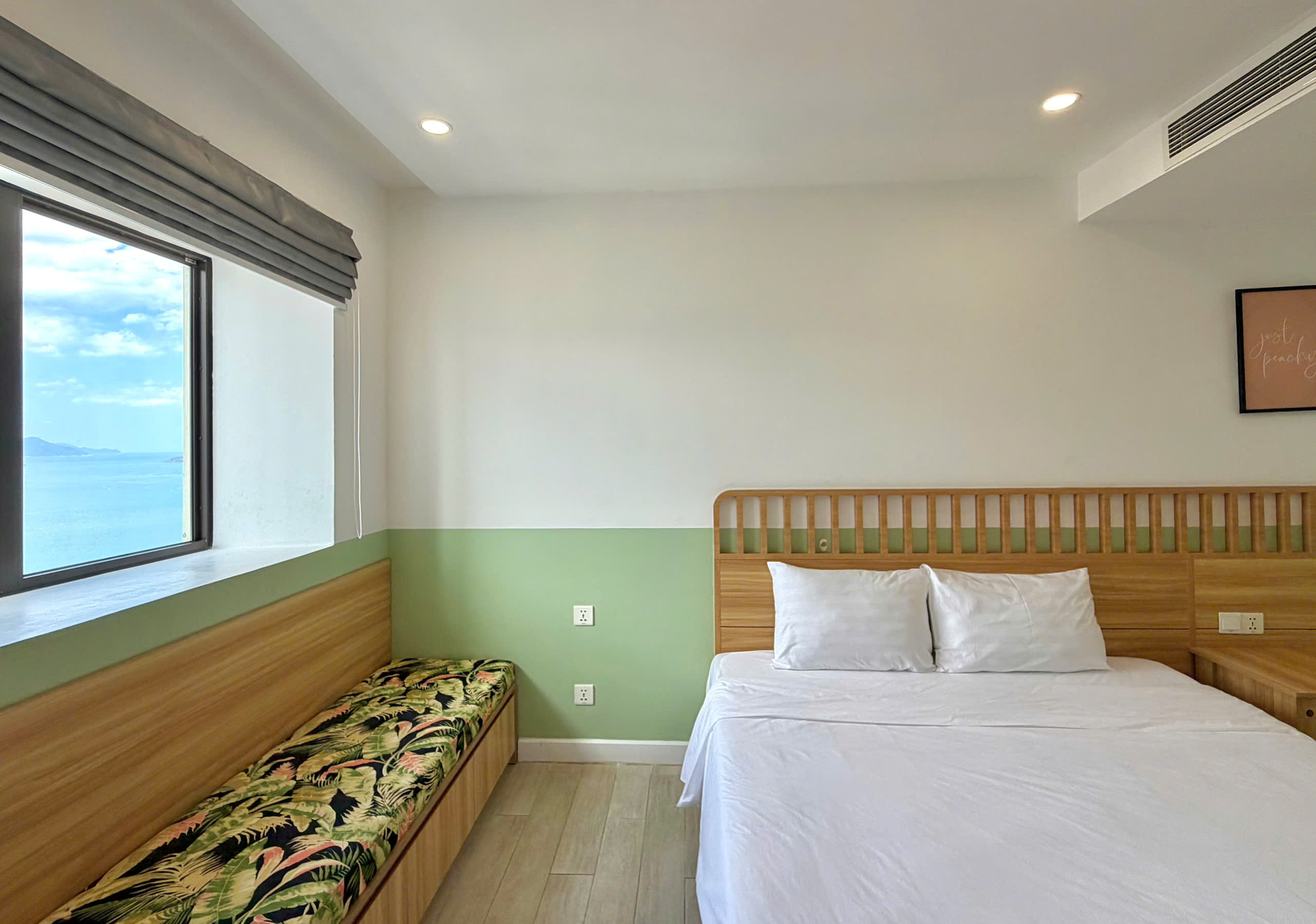 LUXURY 2 BEDROOMS SEA VIEW APARTMENT FOR RENT IN GOLD COAST NHA TRANG