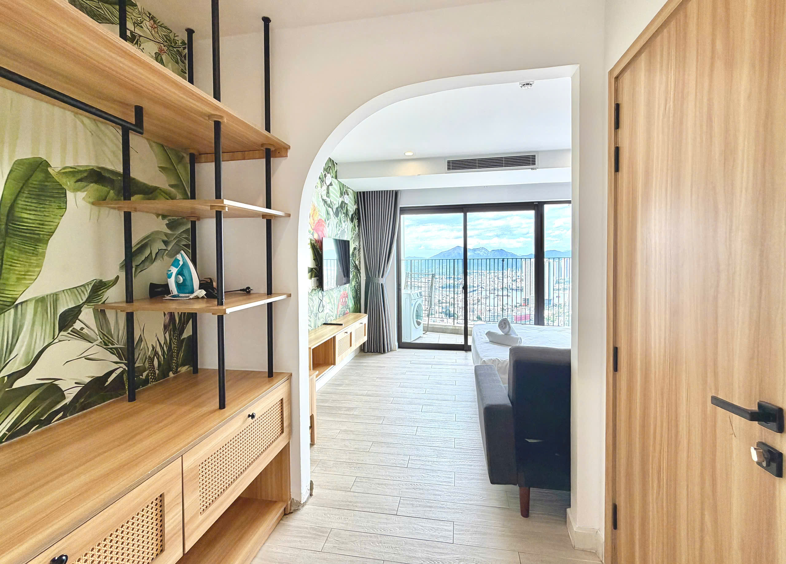 LUXURY 2 BEDROOMS SEA VIEW APARTMENT FOR RENT IN GOLD COAST NHA TRANG