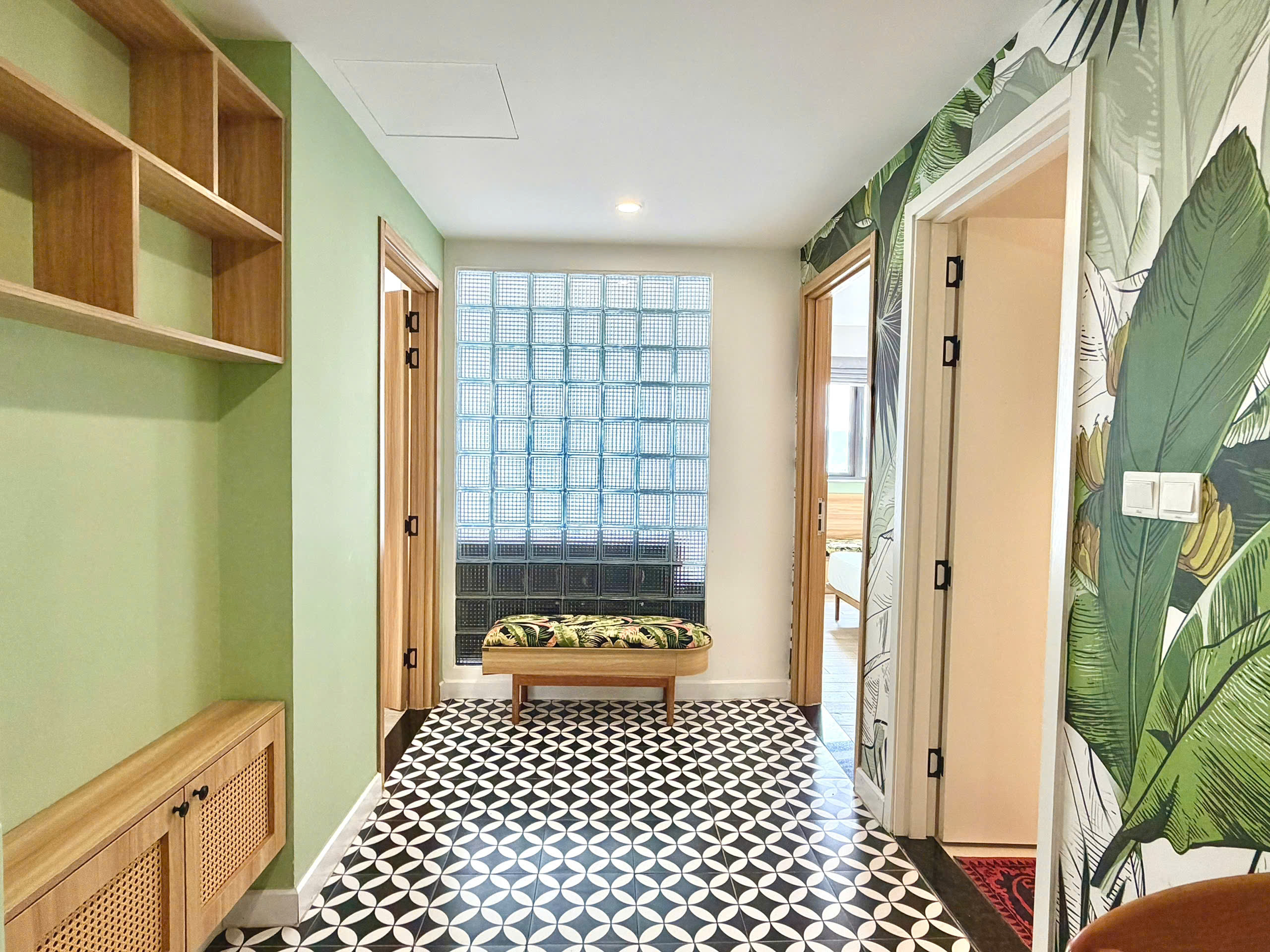 LUXURY 2 BEDROOMS SEA VIEW APARTMENT FOR RENT IN GOLD COAST NHA TRANG