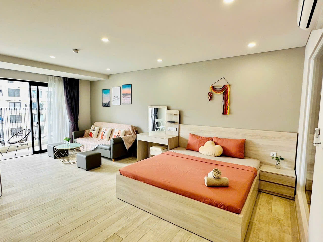 BEAUTIFUL STUDIO APARTMENT FOR RENT IN GOLD COAST NHA TRANG