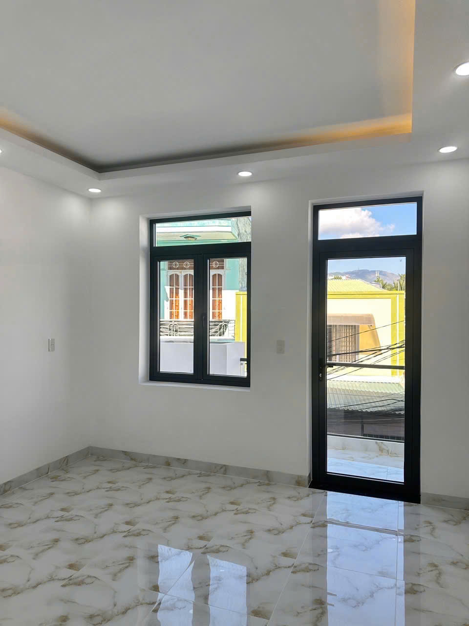 BRAND NEW 3-STORY TOWNHOUSE WITH CAR PARKING FOR RENT IN WEST NHA TRANG