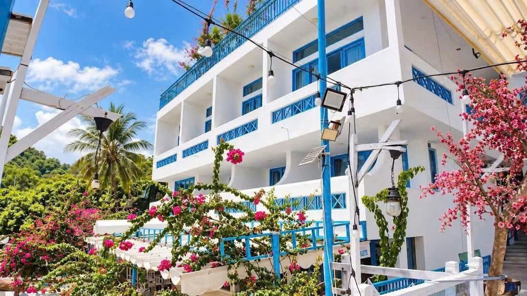 BEACHFRONT VILLA FOR RENT IN VINH LUONG NHA TRANG