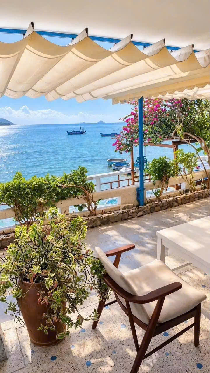 BEACHFRONT VILLA FOR RENT IN VINH LUONG NHA TRANG